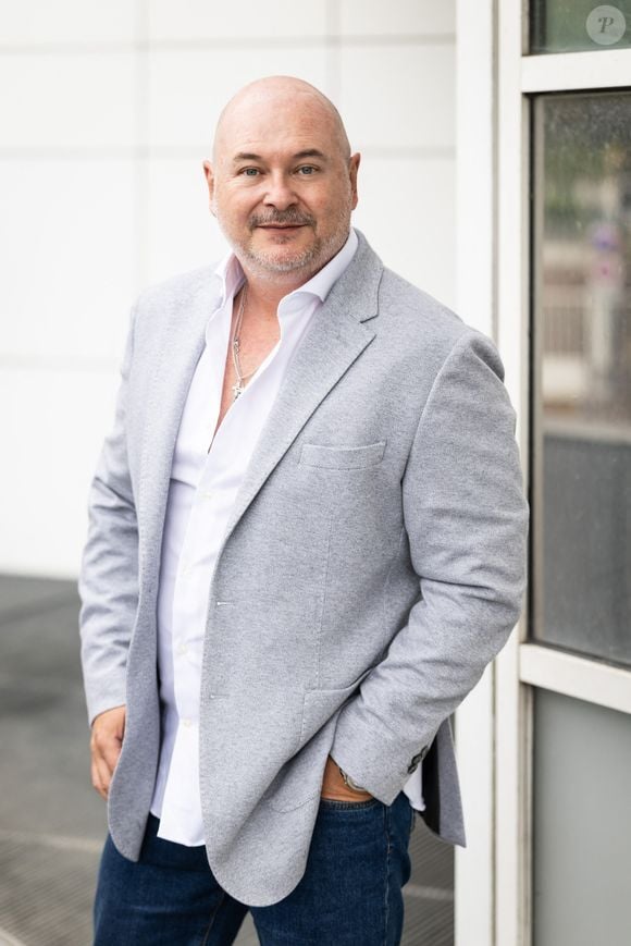 Exclusif - Sébastien Cauet - Les journalistes et les animateurs arrivent aux studios Rive Gauche à Paris, le 16 septembre 2025.
© Julien Sarkissian / Bestimage