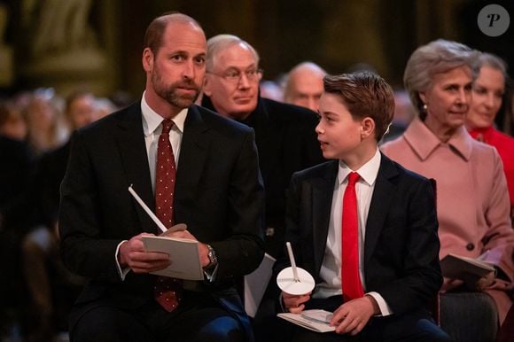 45 membres sont attendus autour de la table comme l'a rapporté la journaliste du Daily Mail, Rebecca English
Le prince William, prince de Galles, le prince George de Galles - La famille royale d'Angleterre assiste à la messe "Together At Christmas Carol" à l'abbaye de Westminster à Londres, Royaume-Uni le 6 Décembre, 2024