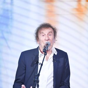 Exclusif - Alain Souchon lors de l'enregistrement de l'émission "Famille je vous aime" présentée par M.Drucker et qui sera diffusée le 29 décembre sur France 3, au studio Rive gauche, à Paris, France, le 2 décembre 2025. © Gaffiot-Perusseau/Bestimage