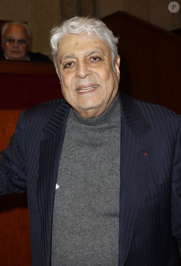 En 2020, dans une interview à "France Dimanche", il reconnaissait déjà : "D’un point de vue charnel, je n’ai pas été fidèle, mais d’un point de vue moral si."... Exclusif - Enrico Macias - Soirée de L'association "Sauveteurs Sans Frontières" organisée par Radio J au Conseil économique, social et environnemental à Paris le 20 novembre 2023. © Marc Ausset-Lacroix/Bestimage