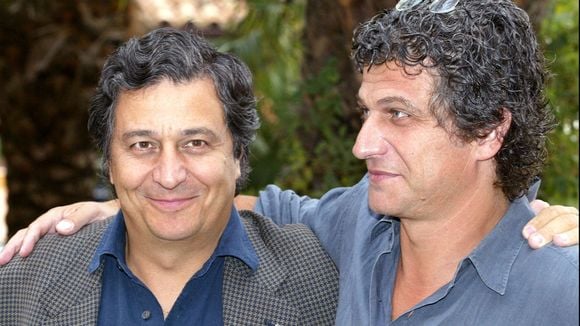 Christian Clavier peut dire merci à son frère Stéphane, qui lui ressemble beaucoup : sans lui, sa carrière aurait été très différente