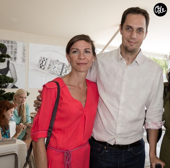 Alors Directrice générale des services à la mairie de Gennevilliers, dans les Hauts-de-Seine, Julia Marsaud a tout quitté pour suivre son clan...

Grand Corps malade et sa femme Julia Marsaud lors du Longines Paris Eiffel Jumping au Champ-de-Mars à Paris, le 5 juillet 2015. Crédit Corleone / Borde / Bestimage