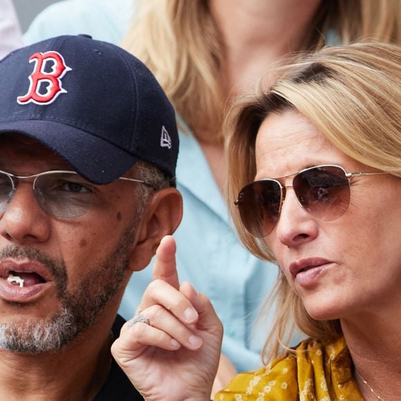 Roschdy Zem et sa compagne Sarah Lavoine - Célébrités en tribunes des Internationaux de France de tennis de Roland Garros 2023 à Paris le 11 juin 2023. © Jacovides-Moreau/Bestimage