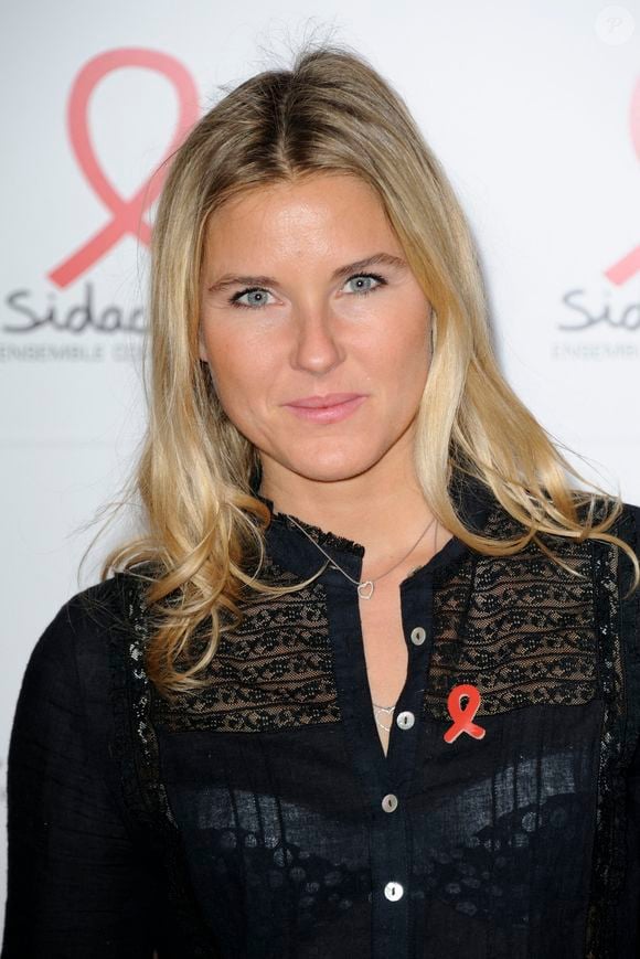 Petite fille de Micheline Connery, la journaliste Stéphanie Renouvin donnait des nouvelles de sa célèbre grand-mère il y a peu. 

Stephanie Renouvin pose lors d'un photocall pour la soirée de lancement du Sidaction 2011 qui s'est tenue au Musée du quai Branly à Paris, France, le 9 mars 2011. Photo par Alban Wyters/ABACAPRESS.COM