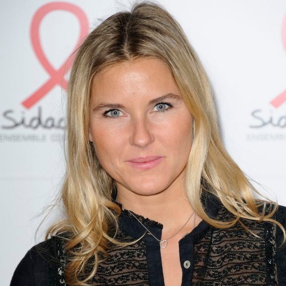 Petite fille de Micheline Connery, la journaliste Stéphanie Renouvin donnait des nouvelles de sa célèbre grand-mère il y a peu. 

Stephanie Renouvin pose lors d'un photocall pour la soirée de lancement du Sidaction 2011 qui s'est tenue au Musée du quai Branly à Paris, France, le 9 mars 2011. Photo par Alban Wyters/ABACAPRESS.COM