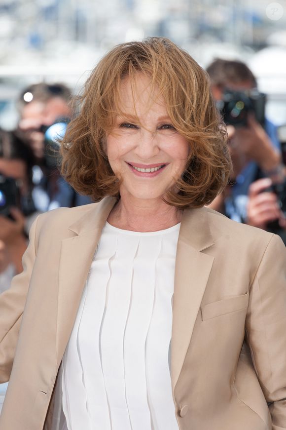 Nathalie Baye lors d'un photocall pour le film 'Juste la fin du monde' dans le cadre du 69ème Festival International du Film de Cannes, au Palais des Festivals à Cannes © Nicolas Genin/Abacapress.com