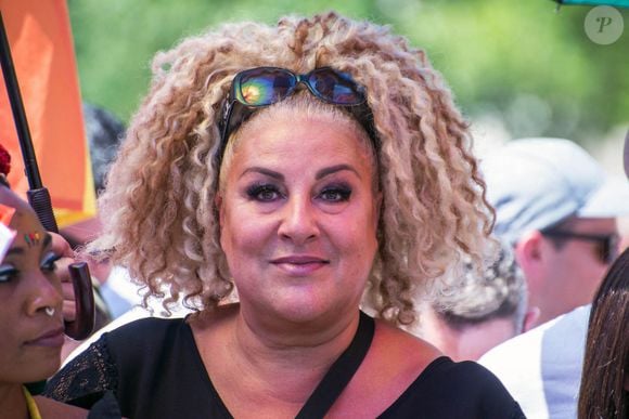 Marianne James se joint aux participants du défilé annuel de la Gay Pride, une marche de 5,5 km de Montparnasse à République, à Paris, en France, le 29 juin 2019. Photo par Denis Prezat/ABACAPRESS.COM