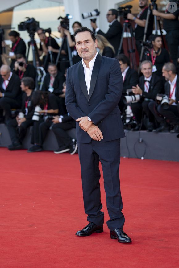 Gilles Lellouche (habillé en Prada, montre Audemars Piguet) lors de la cérémonie de clôture du 82ème Festival International du Film de Venise (La Mostra), Italie, le 6 septembre 2025. © SGP/Bestimage