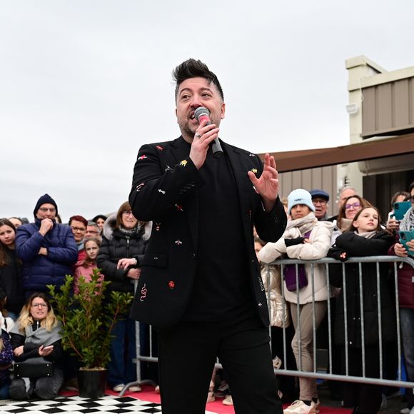 Chris Marques et Laurent Maistret assistent a une animation en tant que jury de jeunes danseurs - Foire de printemps de Taravello à Mours Saint Eusebe en France le samedi 28 mars 2026. © romain Doucelin/Bestimage