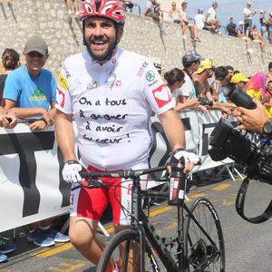 "J’ai perdu pas mal de poids en me fixant des objectifs sportifs, ce qui m’a remis dans un cercle vertueux, mais je sais qu’au moindre écart, la balance peut repartir dans l’autre sens", a-t-il ainsi révélé

Exclusif - Laurent Ournac - Etape du coeur 2017 au profit de l'association "Mécénat Chirurgie Cardiaque" à Marseille, le 22 juillet 2017. © CVS/Bestimage