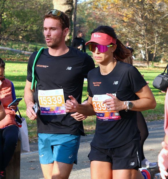 "Récemment, lors d'un trail que je faisais avec mon conjoint, on s'est retrouvés nez à nez avec une randonneuse en train de faire un grave malaise, et sa famille était désemparée"

Marine Lorphelin et son petit ami Stanislas Gruau courent le marathon de New York 2023 à New York City, NY, USA le 5 novembre 2023. Marine a terminé en 04h49:26 Photo by Charles Guerin/ABACAPRESS.COM