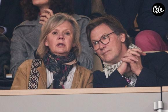 L'ancien animateur de l'émission "Des chiffres et des lettres" s'accorde une parenthèse estivale bien méritée.

Laurent Romejko et są femme Sylvie Bazyn dans les tribunes des Internationaux de France de tennis de Roland Garros 2024 à Paris, France, le 1er juin 2024.

© Jacovides-Moreau/Bestimage