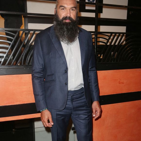 Il sera également bientôt suivi par un médecin

Sébastien Chabal lors de la 17ème Nuit du Rugby 2021 à l'Olympia à Paris, France, le 28 septembre 2021. Photo par Jerome Domine/ABACAPRESS.COM