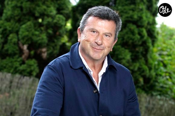"Je ne suis pas encore considéré comme guéri", a-t-il précisé, révélant devoir passer des scanners tous les quatre mois.

Pascal Bataille lors de la 29ème édition de "La Forêt des Livres chez Gonzague Saint-Bris" à Chanceaux-près-Loches, le 31 août 2025.

© Cédric Perrin/Bestimage