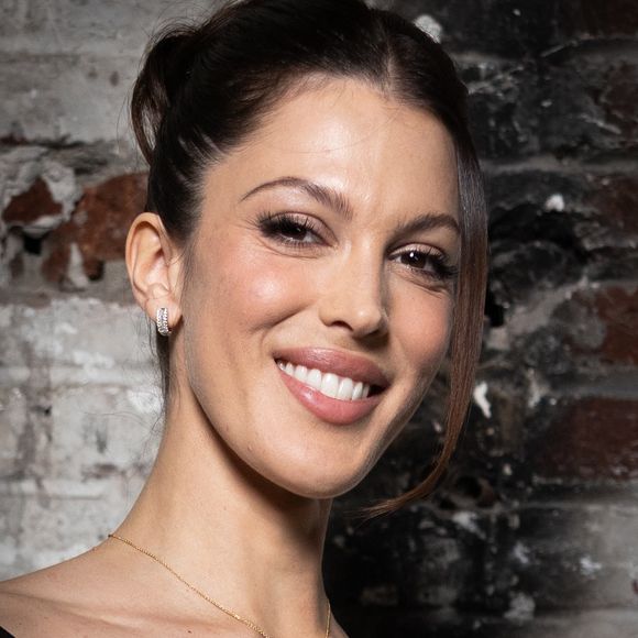 Iris Mittenaere au photocall du défilé Vaillant Collection Femme Prêt-à-Porter Automne/Hiver 2026-2027 lors de la Fashion Week de Paris (PFW) au palais de Tokyo, à Paris, France, le 6 mars 2026. © Julien Sarkissian/Bestimage