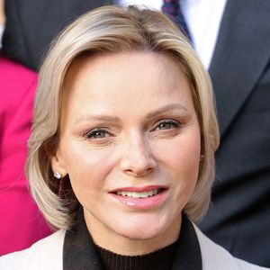 Élégante dans une somptueuse robe soulignant sa jolie silhouette...

La Princesse Charlene de Monaco assiste à la distribution des cadeaux de la Croix-Rouge le 14 novembre 2024 à Monaco, Monaco. Pascal Le Segretain/Pool/ABACAPRESS.COM