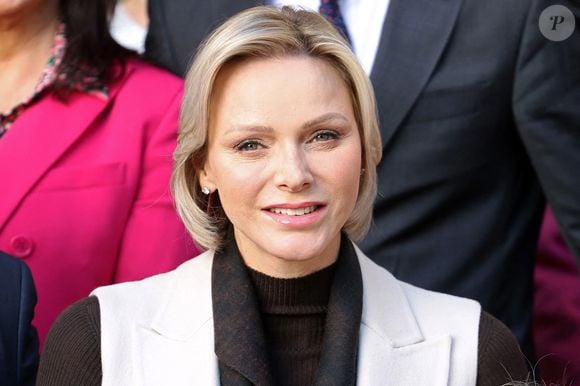 Élégante dans une somptueuse robe soulignant sa jolie silhouette...

La Princesse Charlene de Monaco assiste à la distribution des cadeaux de la Croix-Rouge le 14 novembre 2024 à Monaco, Monaco. Pascal Le Segretain/Pool/ABACAPRESS.COM
