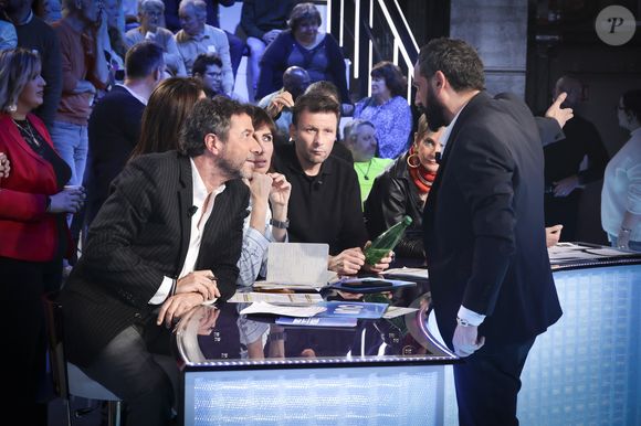 Exclusif - Cyril Hanouna, Bernard Montiel, Géraldine Maillet sur le plateau de l’émission « TPMP » présentée par C.Hanouna et diffusée en direct sur C8, Paris, France, le 11 février 2025. © Jack Tribeca / Bestimage
