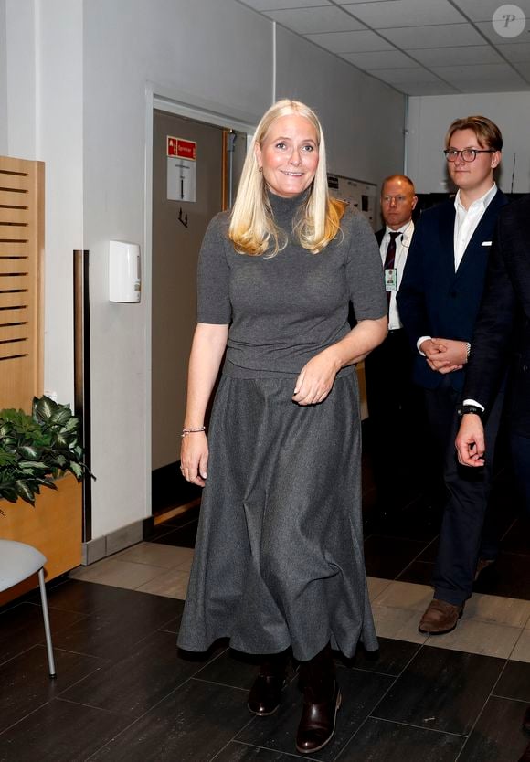 La princesse Mette Marit de Norvège, Le prince Sverre Magnus de Norvège - La famille royale de Norvège est en visite dans une maison de retraite à Oslo le 17 décembre 2025.
Crédit : Action Press / Bestimage
