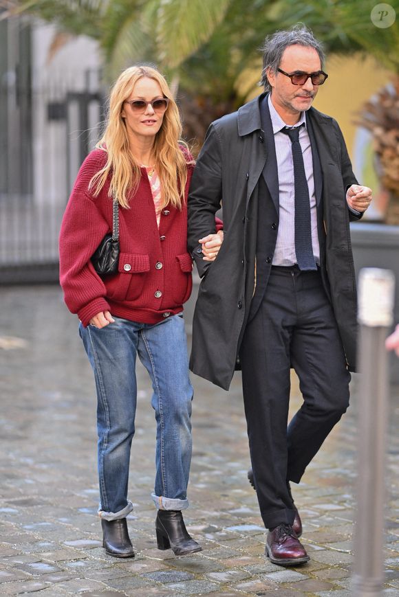 Vanessa Paradis et Samuel Benchetrit arrivent à la Masterclass lors du 16e Festival du film Lumière à Lyon, France, le 13 octobre 2024. Photo by Julien Reynaud/APS-Medias/ABACAPRESS.COM