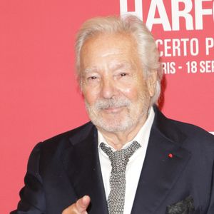 Pierre Arditi au photocall du "concerto pour la paix" de Omar Harfouch au Théâtre des Champs-Elysées à Paris le 18 septembre 2024. © Coadic Guirec / Bestimage