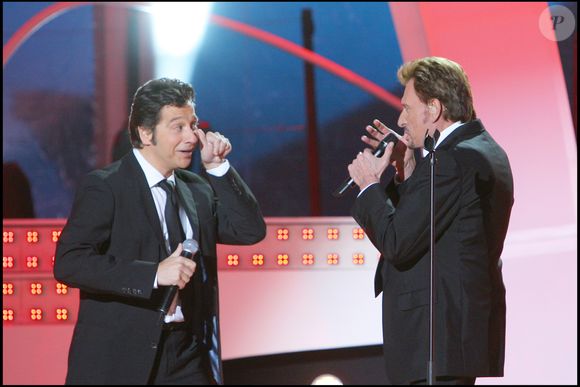 Laurent Gerra et Johnny Hallyday - Emission "tenue de soriée" diffusée en direct sur France 2 le 24 novembre 2007 depuis la ville de Nantes.
DANIEL ANGELI / BESTIMAGE