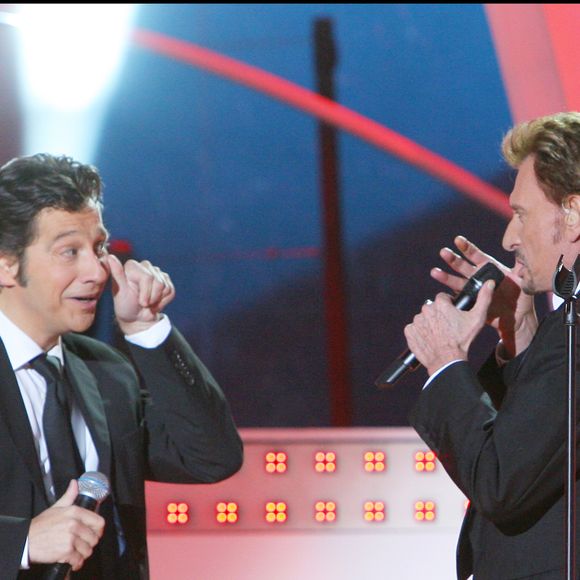 Laurent Gerra et Johnny Hallyday - Emission "tenue de soriée" diffusée en direct sur France 2 le 24 novembre 2007 depuis la ville de Nantes.
DANIEL ANGELI / BESTIMAGE