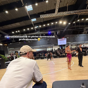 "Florent Manaudou en pleine reconversion professionnelle", a-t-elle commenté.

Florent Manaudou suit Elsa Bois à une compétition de danse. Instagram