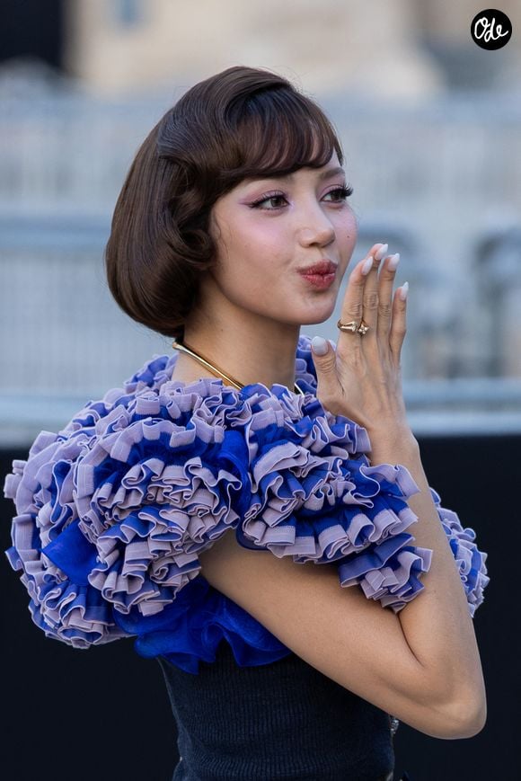 Sa manucure d'inspiration "babyboomer" remet à l'honneur une technique phare des années 2010.

Lisa au défilé Louis Vuitton "Collection Femme Prêt-à-Porter Printemps/Eté 2026" lors de la Fashion Week de Paris, le 6 octobre 2026.

© Florian Lavielle / Bestimage