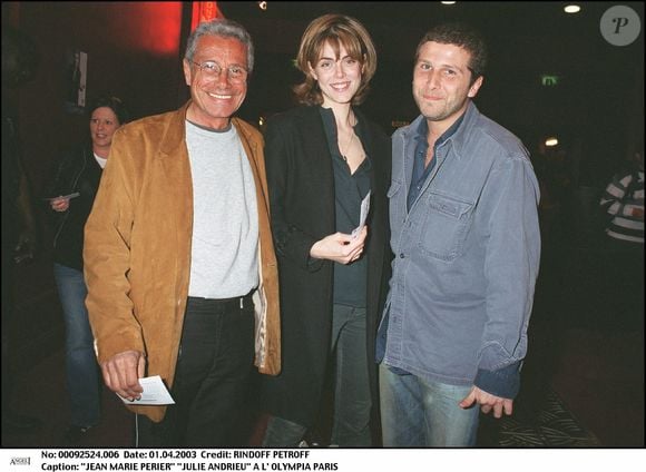 "34 ans, c’est peu de chose ! (...) On se rencontre pour la première fois, j’ai 16 ans, mais il ne se passe rien. (...) On commence à vivre ensemble j'ai 20 ans, et il en a 54. "

Jean-Marie Périer et Julie Andrieu à l'Olympia @RINDOFF-GUIREC / BESTIMAGE