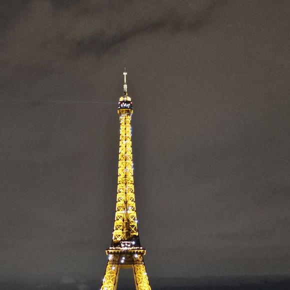 Le charme de Paris est indéniable mais la capitale subit un important bashing malgré les Jeux olympiques qui s'y sont tenus l'année dernière.

Vue de la Tour Eiffel depuis le Trocadero lors du 10ème édition du Prix de la Femme d'Influence au musée de l'homme à Paris.

© Bertrand Rindoff / Bestimage