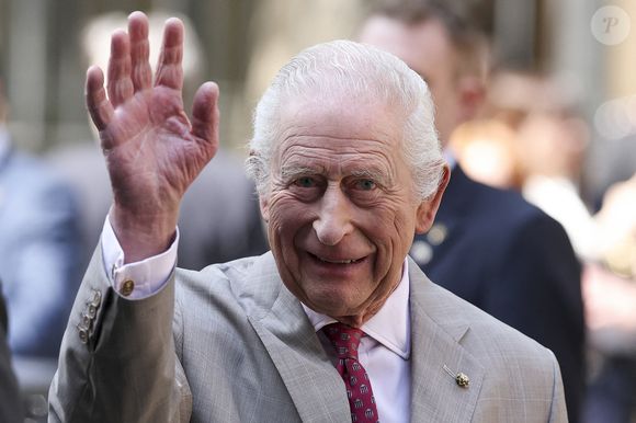 Le roi Charles III d'Angleterre arrive à Ravenne pour visiter le tombeau de Dante, le 10 avril 2025. © Phil Noble/MirrorPix/Bestimage