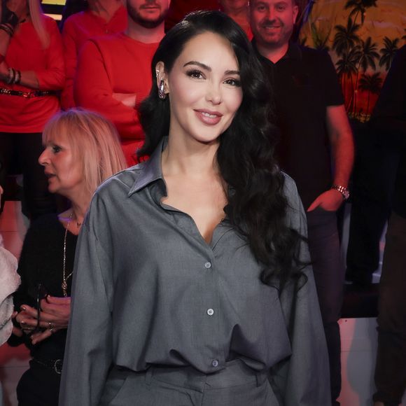 Nabilla Vergara sur le plateau de l’émission "TPMP", le 27 février 2025. 

Photo : Jack Tribeca / Bestimage