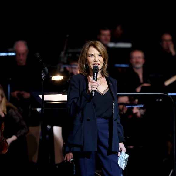 Exclusif - Nicole Calfan lors de la soirée hommage Ciné-concert symphonique "Alain Delon, le dernier Samouraï" au palais des congrès à Paris le 8 novembre 2024 le jour de son anniversaire. Pour cette soirée, le chef d'orchestre Vahan Mardirossian a dirigé l'orchestre symphonique de Douai.

© Jacovides / Moreau / Bestimage