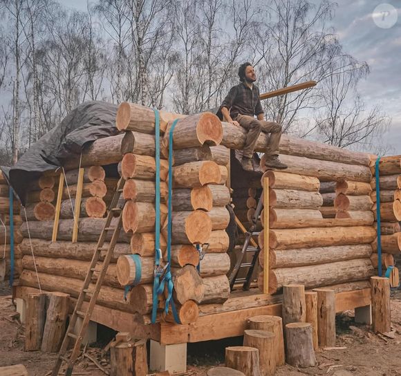 Vianney sur son chantier, photo partagée sur Instagram le 25 décembre 2025.