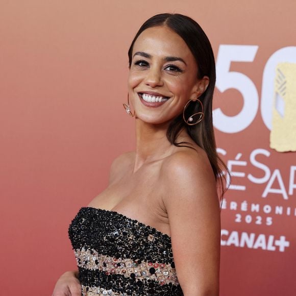 Alice Belaïdi (bijoux Tasaki, Bague Aurora, Boucles d'oreilles Nacreous, Bracelet danger horn plus ) - Photocall de la 50ème édition de la cérémonie des César à l'Olympia à Paris, France, le 28 février 2025 © Dominique Jacovides - Olivier Borde / Bestimage