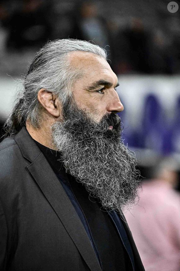 Il s'est associé au chef Joannès Richard, couronné champion du monde de burgers en 2023 et champion d'Europe en 2025.

Sebastien Chabal Canal+ - Célébrités lors du Championnat du Top14 entre Toulouse et Toulon (57-5) à Toulouse le 27 octobre 2024.  
Thierry Breton / Panoramic / Bestimage
