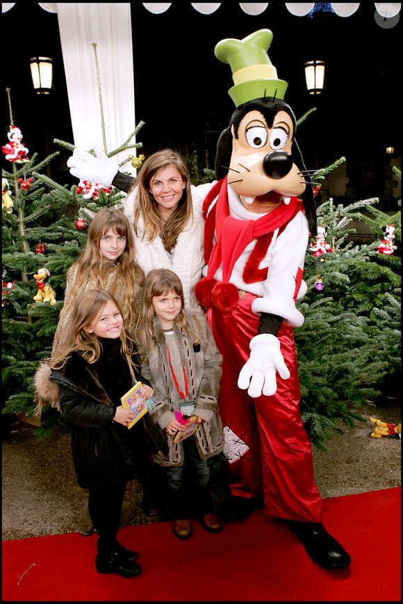 Véronika Loubry, ses deux filles et une amie lors du 60e anniversaire de l'Unicef.

© JEAN LOUIS MACAULT / BESTIMAGE