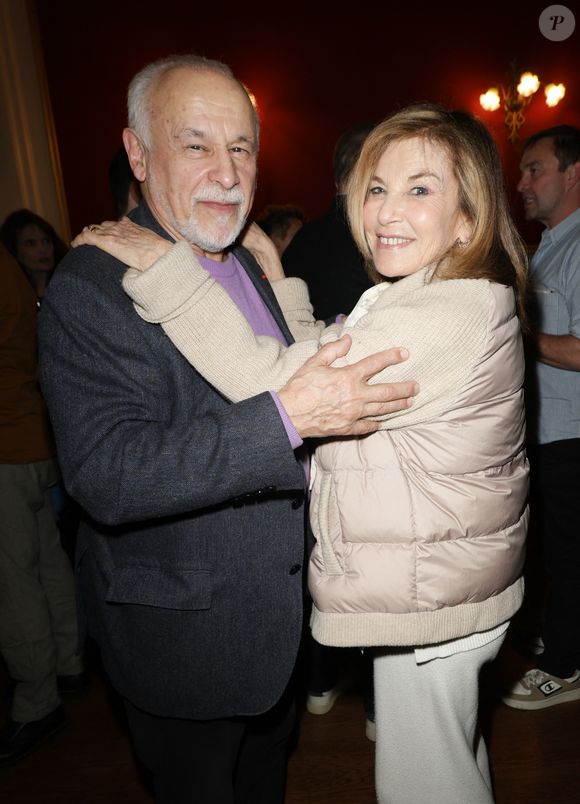 Nicole Calfan a pu retrouver son ami Francis Perrin

Exclusif -  Francis Perrin et Nicole Calfan - 50ème de la pièce "Lyly" avec M. Bernier et F. Perrin au théâtre de Paris le 27 mars 2025. © Coadic Guirec/Bestimage