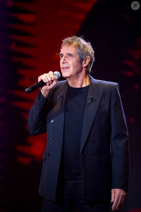Exclusif - Julien Clerc lors de l'enregistrement de l'émission "Famille je vous aime" présentée par M.Drucker et qui sera diffusée le 29 décembre sur France 3, au studio Rive gauche, à Paris, France, le 2 décembre 2025. © Gaffiot-Perusseau/Bestimage
