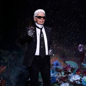 Le styliste Karl Lagerfeld - Défilé de mode "Fendi", collection Haute-Couture automne-hiver 2017/2018, à Paris. Le 5 juillet 2017.

©BestImage