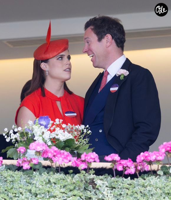 "Jack et moi sommes ravis d’annoncer la naissance de notre petite fille Brooksbank !! Nous sommes complètement sous le charme de notre petite puce", a-t-elle écrit.

La princesse Eugenie d'York et son mari Jack Brooksbank lors de la cinquième et dernière journée des courses hippiques de Royal Ascot, à Ascot (Berkshire, Royaume-Uni), le 21 juin 2025.

© GOFF  / BESTIMAGE