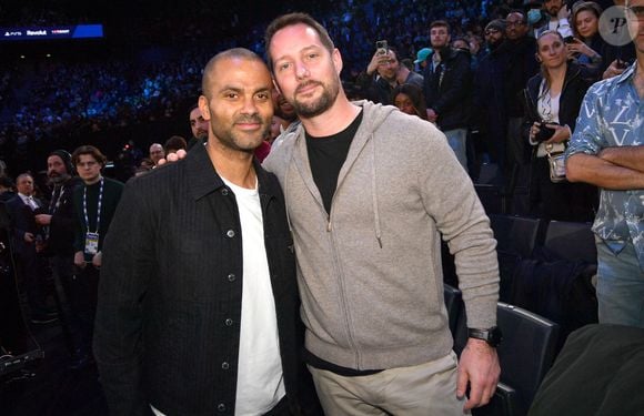 Tony Parker, Thomas Pesquet assistent au match 1 du NBA Paris Games 2025 à L'Accor Arena Bercy à Paris le 23 janvier 2025.

© Veeren/Bestimage