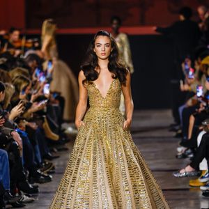 En parallèle, elle s'est aussi lancée dans une carrière d'actrice comme ses parents

Deva Cassel - Défilé Elie Saab, Collection Haute Couture Printemps/Eté 2026 lors de la Fashion Week de Paris (PFW) au Musée Rodin, à Paris, France, le 28 janvier 2026. © Bestimage