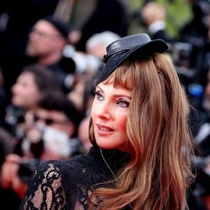 Frédérique Bel - Montée des marches du film " Highest 2 Lowest " lors du 78ème Festival International du Film de Cannes, au Palais des Festivals à Cannes. Le 19 mai 2025
© Jacovides-Moreau / Bestimage