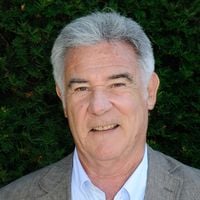 Georges Pernoud : 4 ans déjà que le présentateur de Thalassa est parti, ses deux filles Fanny et Julie ont brillamment pris sa relève