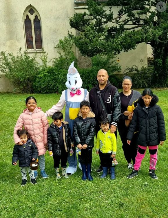 Hélène et Son Nguyen, à la tête d'une fratrie de 12 enfants dans "Familles nombreuses, la vie en XXL". Capture Instagram