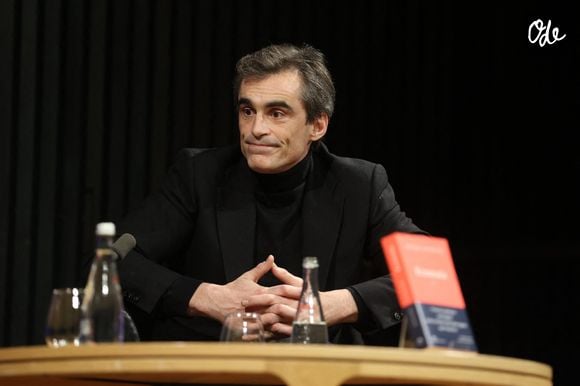 Raphaël Enthoven lors de la présentation de son livre "Krasnaïa", paru aux Editions de l'Observatoire, à la station Ausone à la librairie Mollat à Bordeaux. Le 21 janvier 2022
© Jean-Marc Lhomer / Bestimage