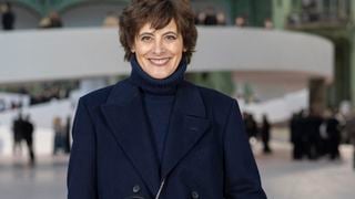 Inès de la Fressange : Combien coûtent les vêtements de sa marque, symbole du chic parisien ?