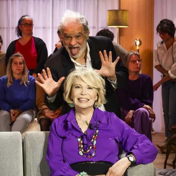 Exclusif - Amanda Lear sur plateau de l'émission "Animalement Vôtre" présentée par B.Montiel et diffusée le 4 janvier 2026 sur France 3, à Paris, France, le 3 décembre 2025. © Jack Tribeca/Bestimage